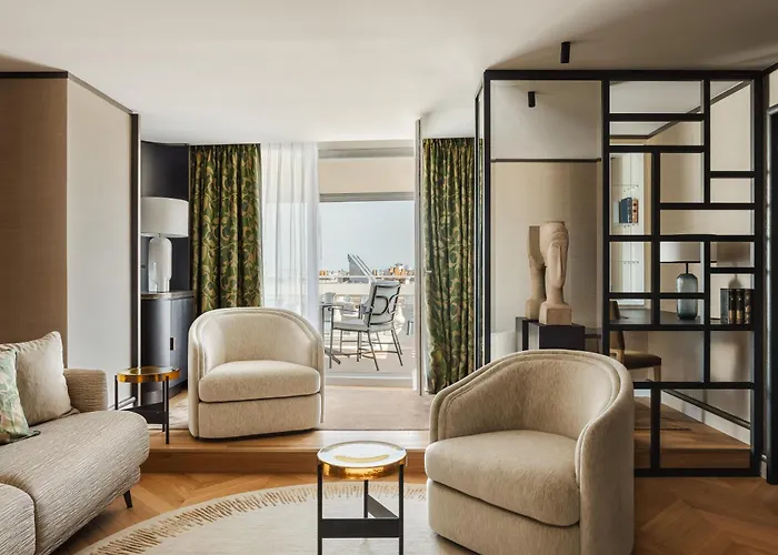 Hotel De Sers Champs Elysees 5*