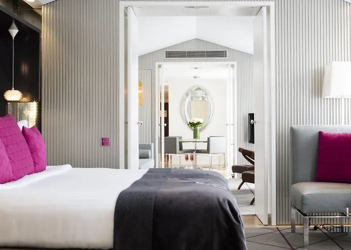 De Sers Champs Elysees Paris