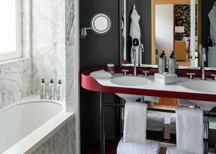 De Sers Champs Elysees Parijs