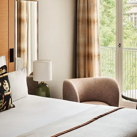 De Sers Champs Elysees 5* Paris