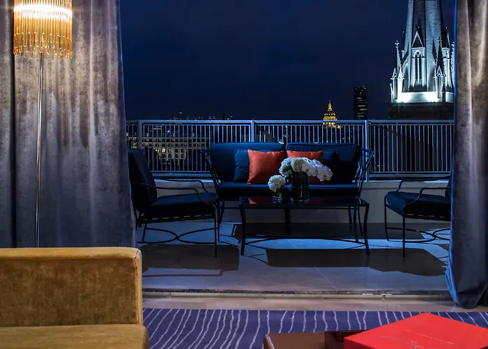 دي سيرس تشامبس إيليزيه