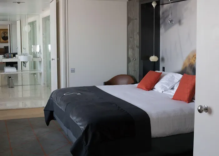 دي سيرس تشامبس إيليزيه باريس