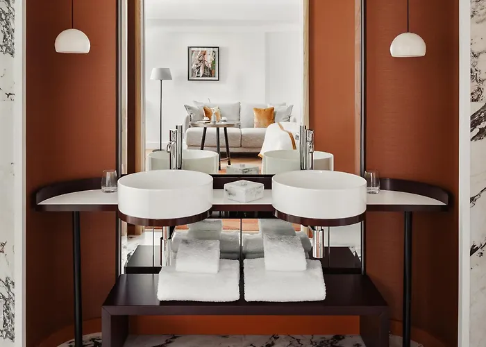 دي سيرس تشامبس إيليزيه